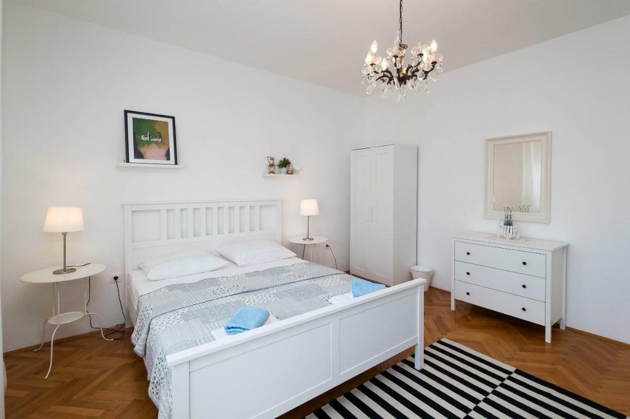 Apartmani Ruzica Crikvenica Eksteriør billede